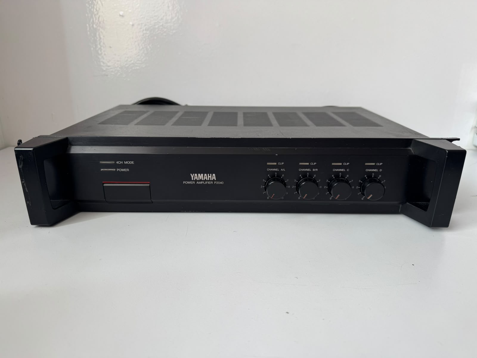 YAMAHA POWER AMPLIFIER